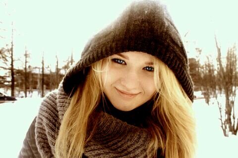 AnyaVeshnyakova's profile picture. 