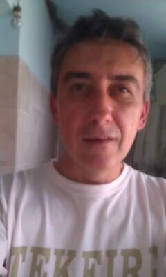Oi pessoal.. Eu sou um menino italiano, falo um pouco de português e espanhol.. Amo Deus e amo o Brazil..WhatsApp +393459434049