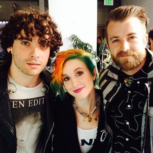 fãs da banda flop de 3 integrantes, sigo todos vcs