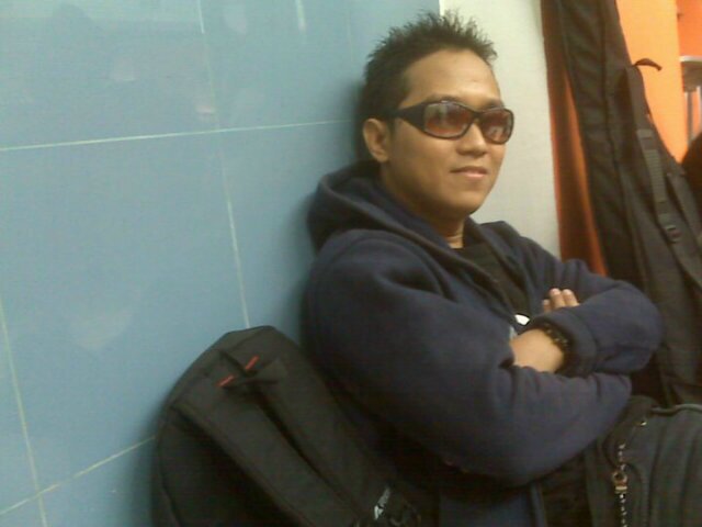 MUSLIM,Hard Worker,true friend,Music Addict Folback just mention