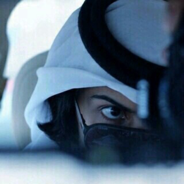 ي ناشدن عني ترا الاصل #حربي
من لابه ينسب لها العز والجاه
شرق وشمال ومن جنوبي وغربي
ماضني حد يسمع نسبنا #وينسااه 
لامكان #للخاص