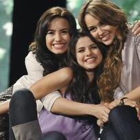 hola soy directioner lovatic mixer de 15 años amante de la buena musica y tup ???