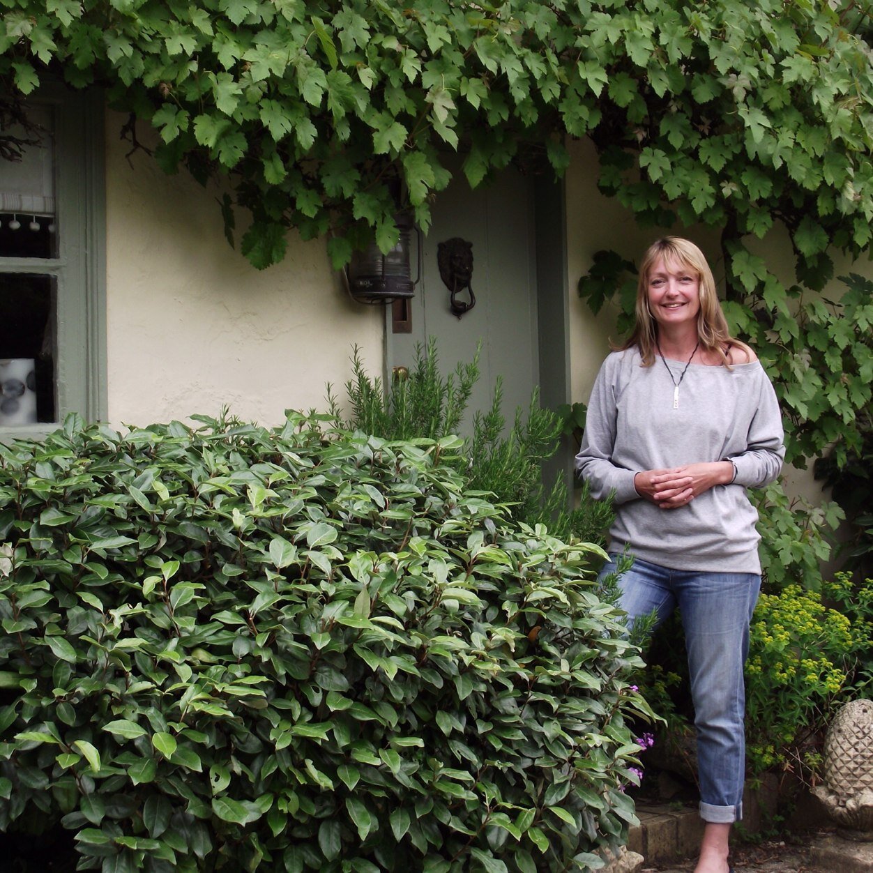 Loves all things Kitty and Dillis Vintage, great garden design, cava, chaos and cake. Writer, producer and PR bod, co-founder of PACE. Views my own...