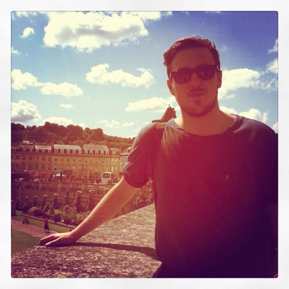 littlembrooker's profile picture. Stop looking at this Dan.