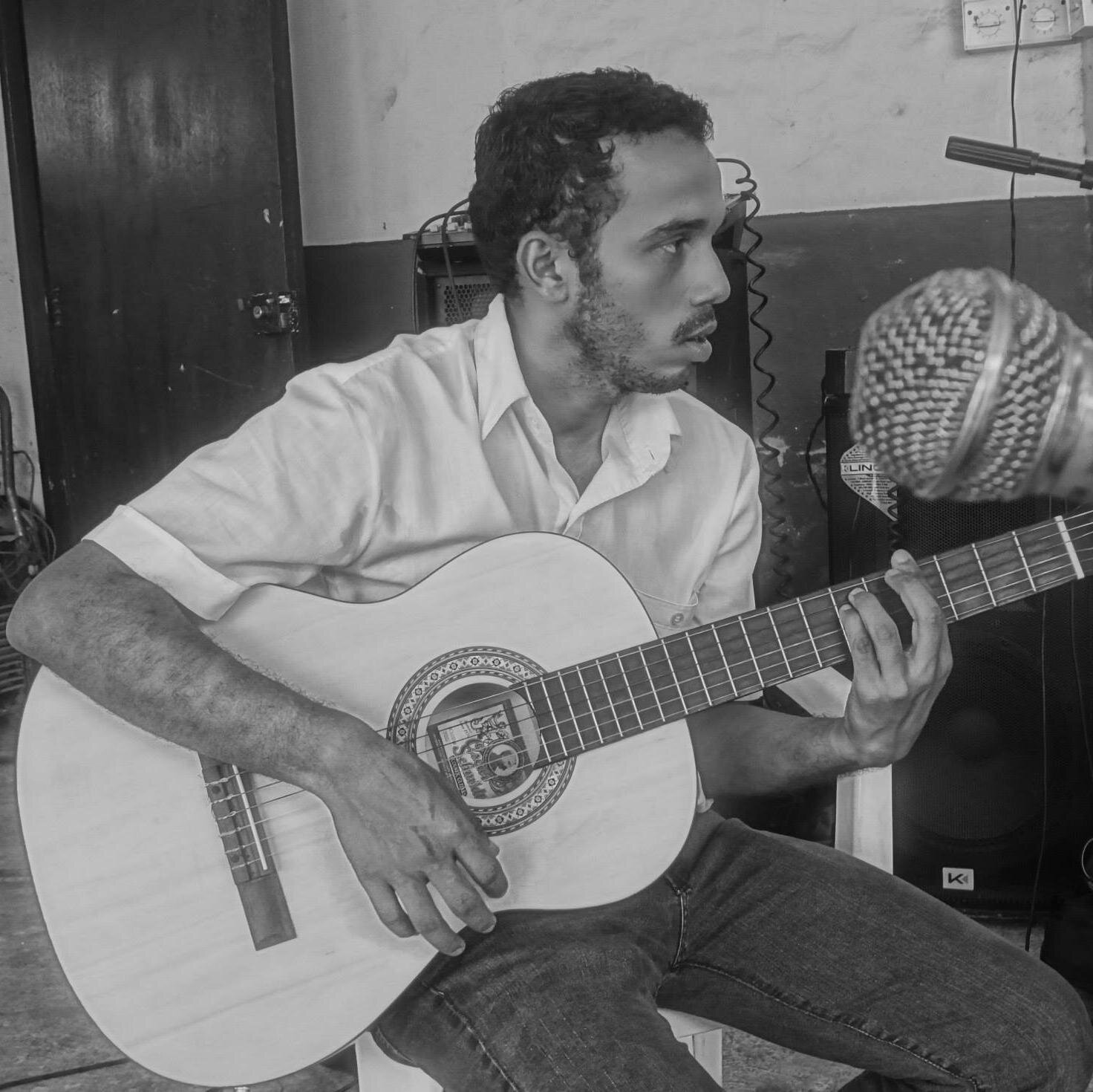 Musico versatil,Baterista y arreglista...