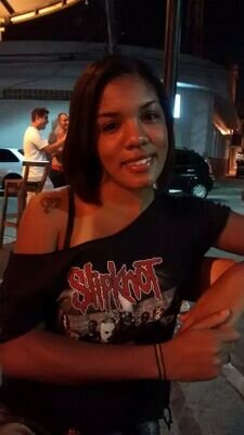Femanist, Lesbian. Sou como você me vê. Posso ser leve como uma brisa ou forte como uma ventania, Depende de quando e como você me vê passar.
