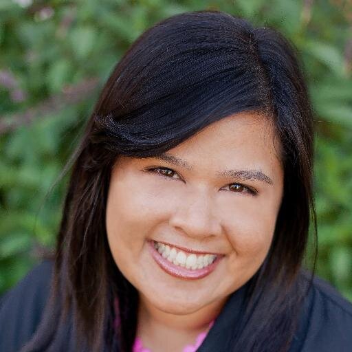 LynleesPetite's profile picture. Blogger, party stylist, fondant artist & author of Sweet & Unique Cupcake Toppers! Lover of all things Disney & 80's!!!