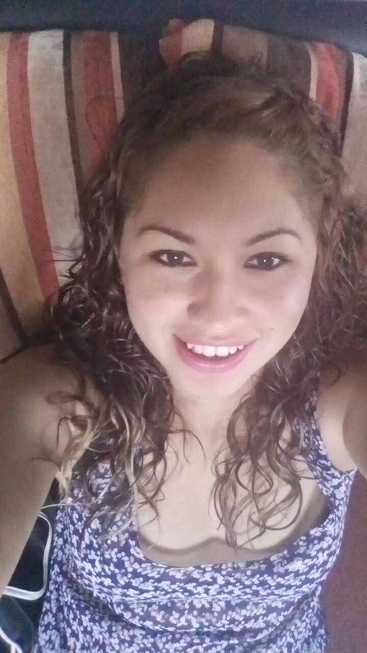 hermosa y simpática.!! :)
