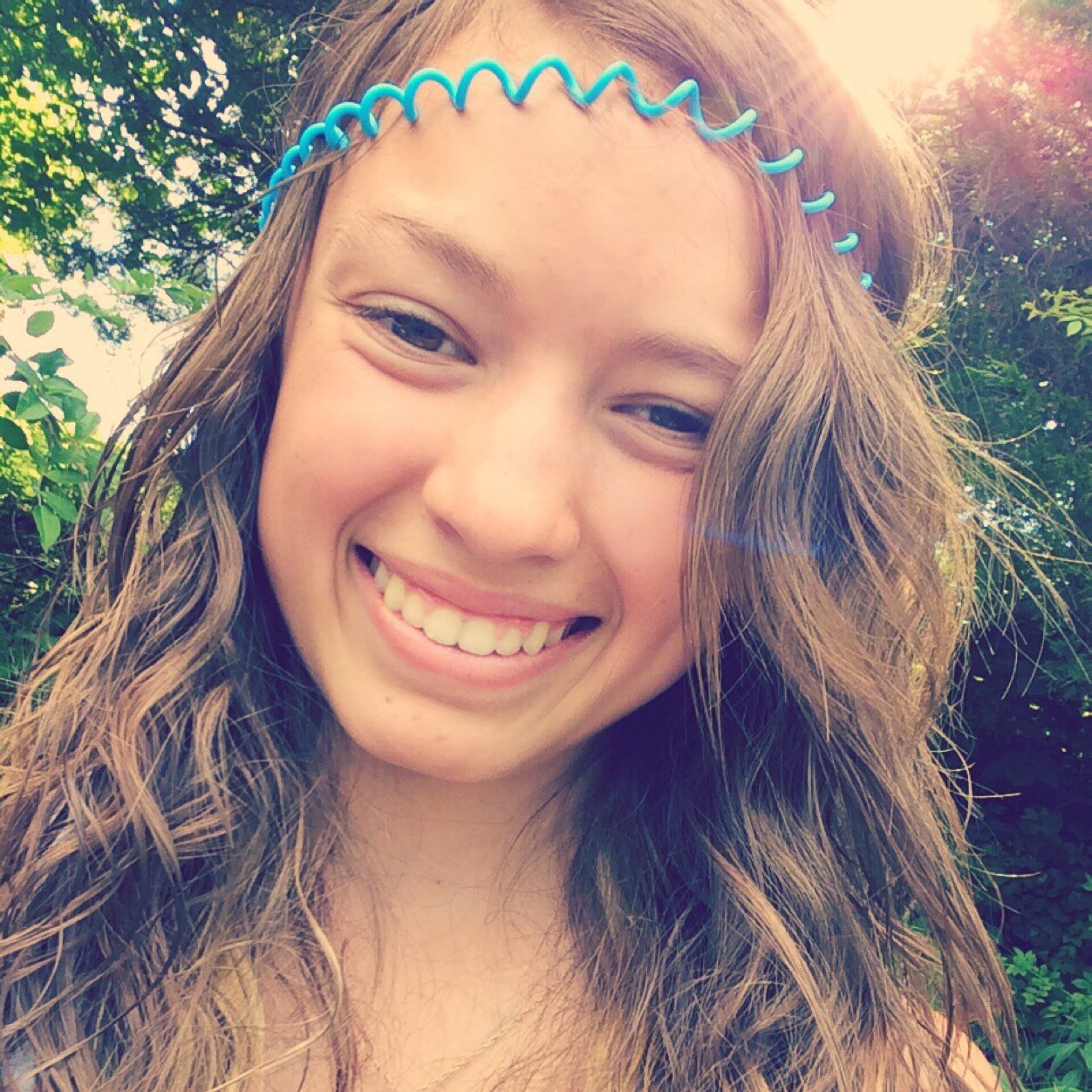 ~16 years old~ ¤junior at JF¤ £love to ride horses£ €don't throw a whole life away just because it's banged up a little °seabiscuit°€