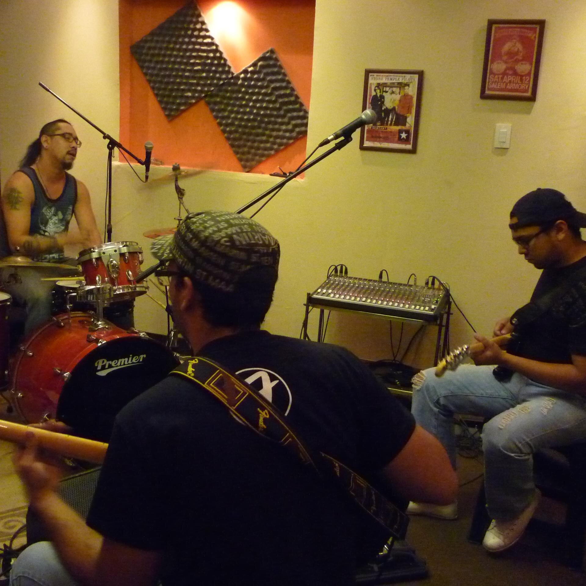 Haciendo bulla..! #Rock @chinfx @CAM_KBass