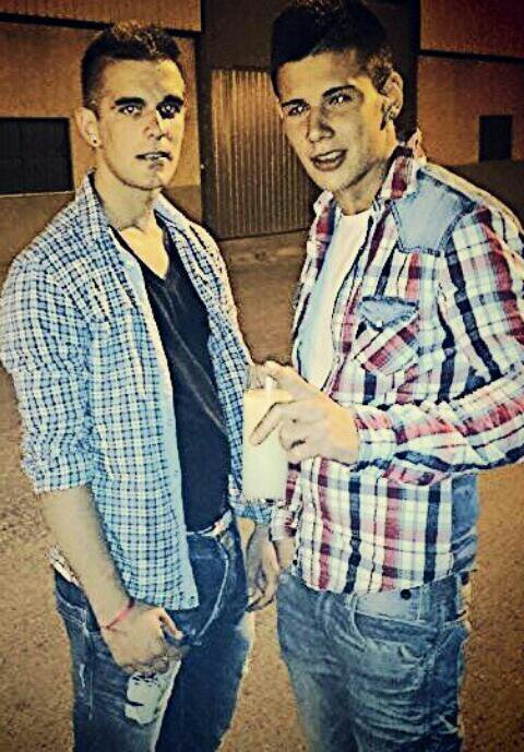 Luchar diia a diia es lo que te hece ser mas fuerte! Que diios cuiide de mii famiiliia que yo cuiidare de mii solo.