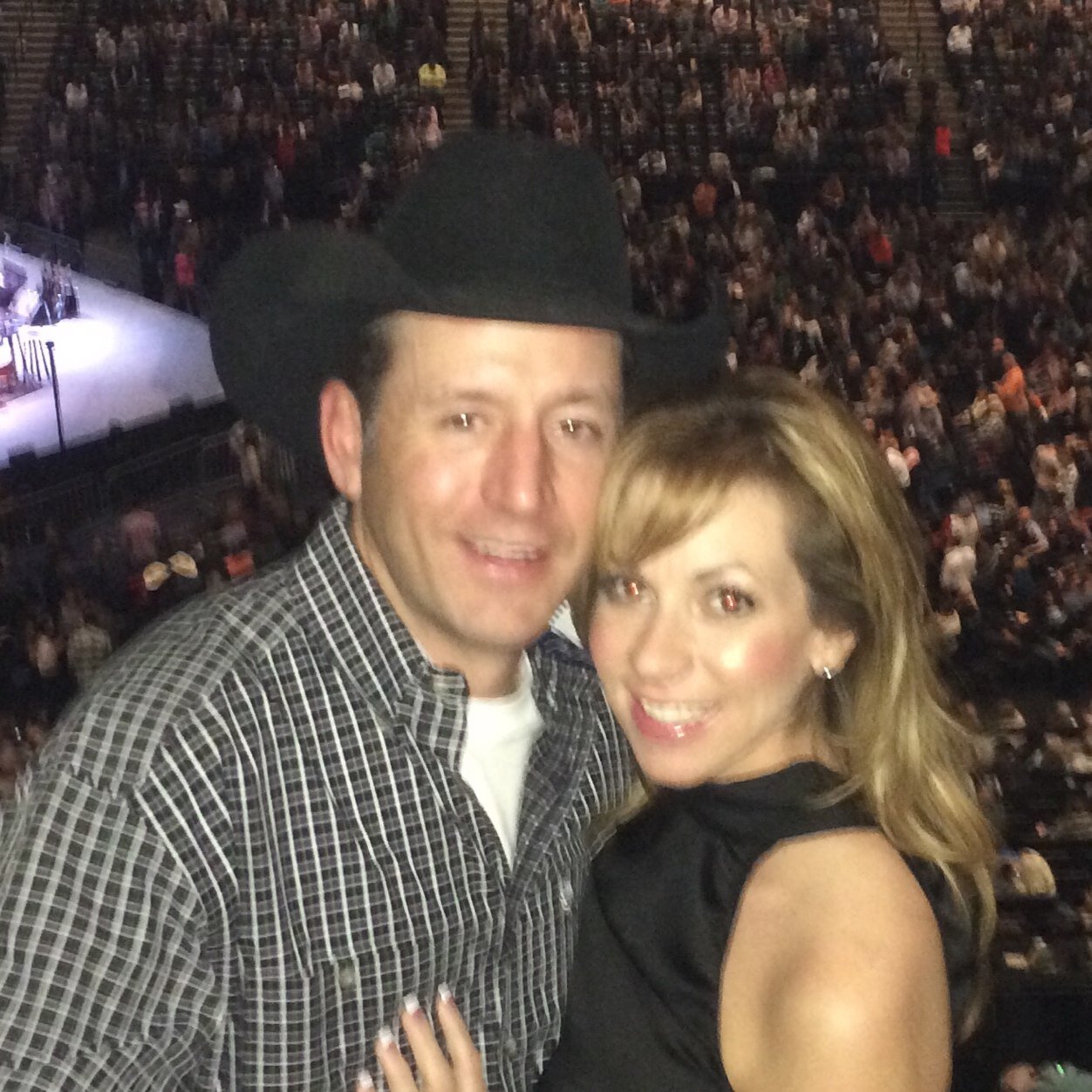 Bell416Bell's profile picture. Wife, momma bear, horse trainer.