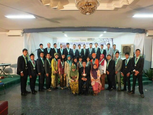Official Twitter XII IPS 2 @smapat_tamsel angkatan 6!| Solidaritas,Kompak,Aneh,Rame | terdiri dr 15 wanita dan 26 Laki2 | Mamah Juju & Ibu ii #1