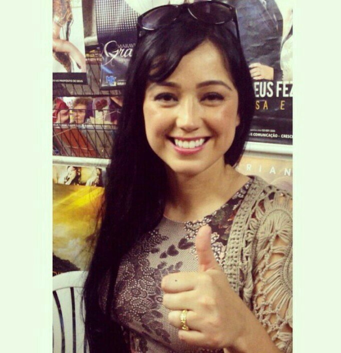TT Dedicado a cantora @arielybonatti para todos aqueles que estão #JuntosPeloLely , orando por ela, pelo seu ministério e sua familia!