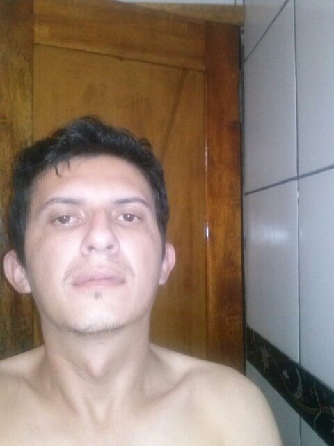Seja sempre você mesmo,nunca deixe ninguém
 falar pelo que fez.