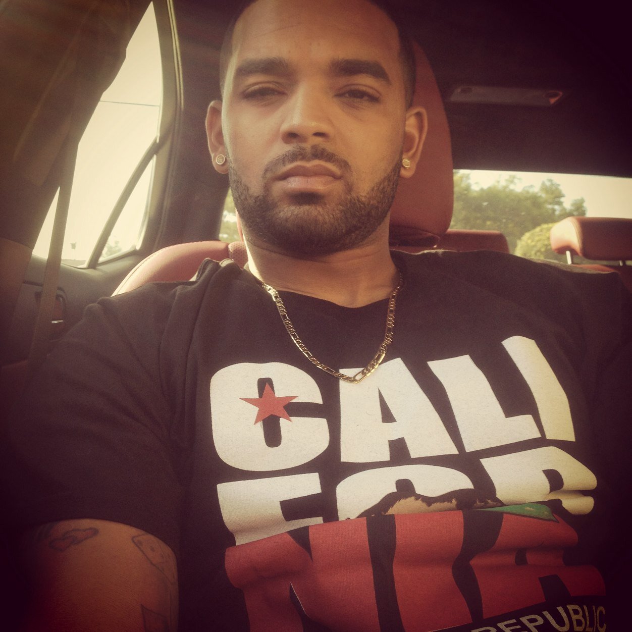 Everybody takes a loss, it's coo...But don't lose. Family•Over•Anything Fabrellemusic322@gmail.com