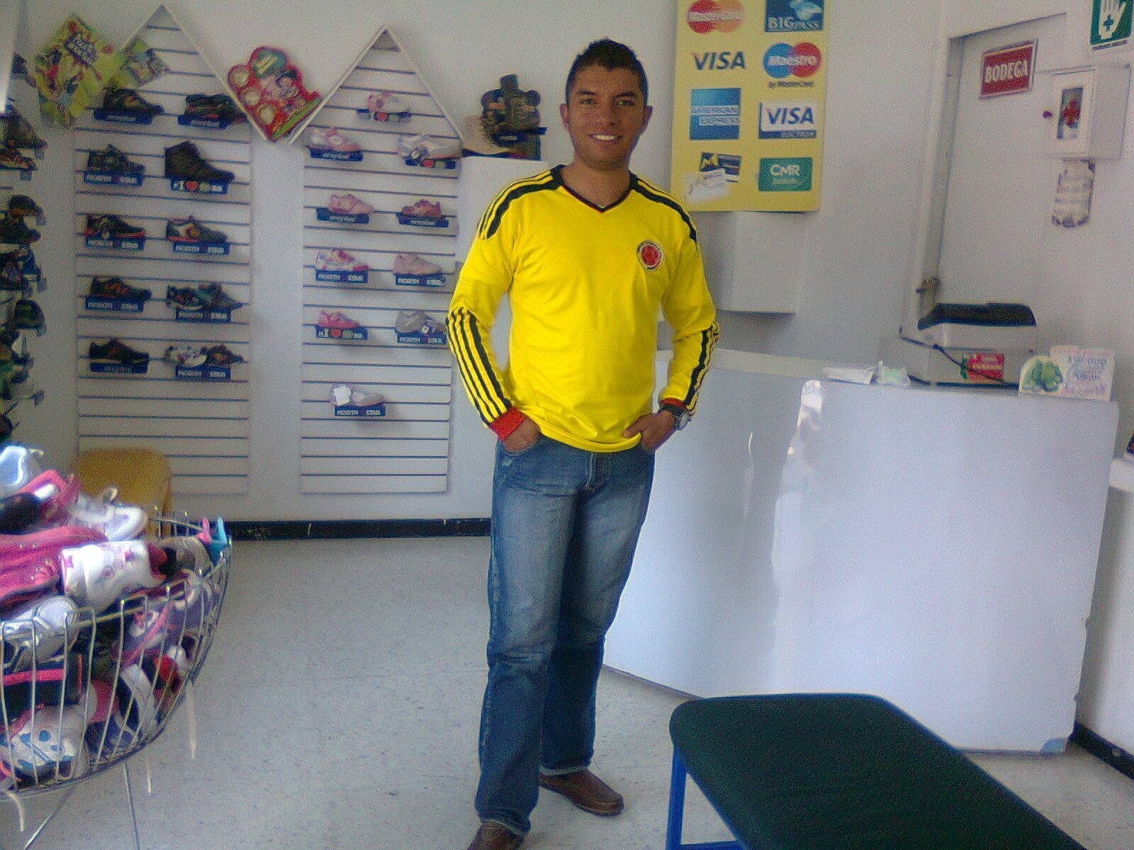 Camiloa36384960's profile picture. 