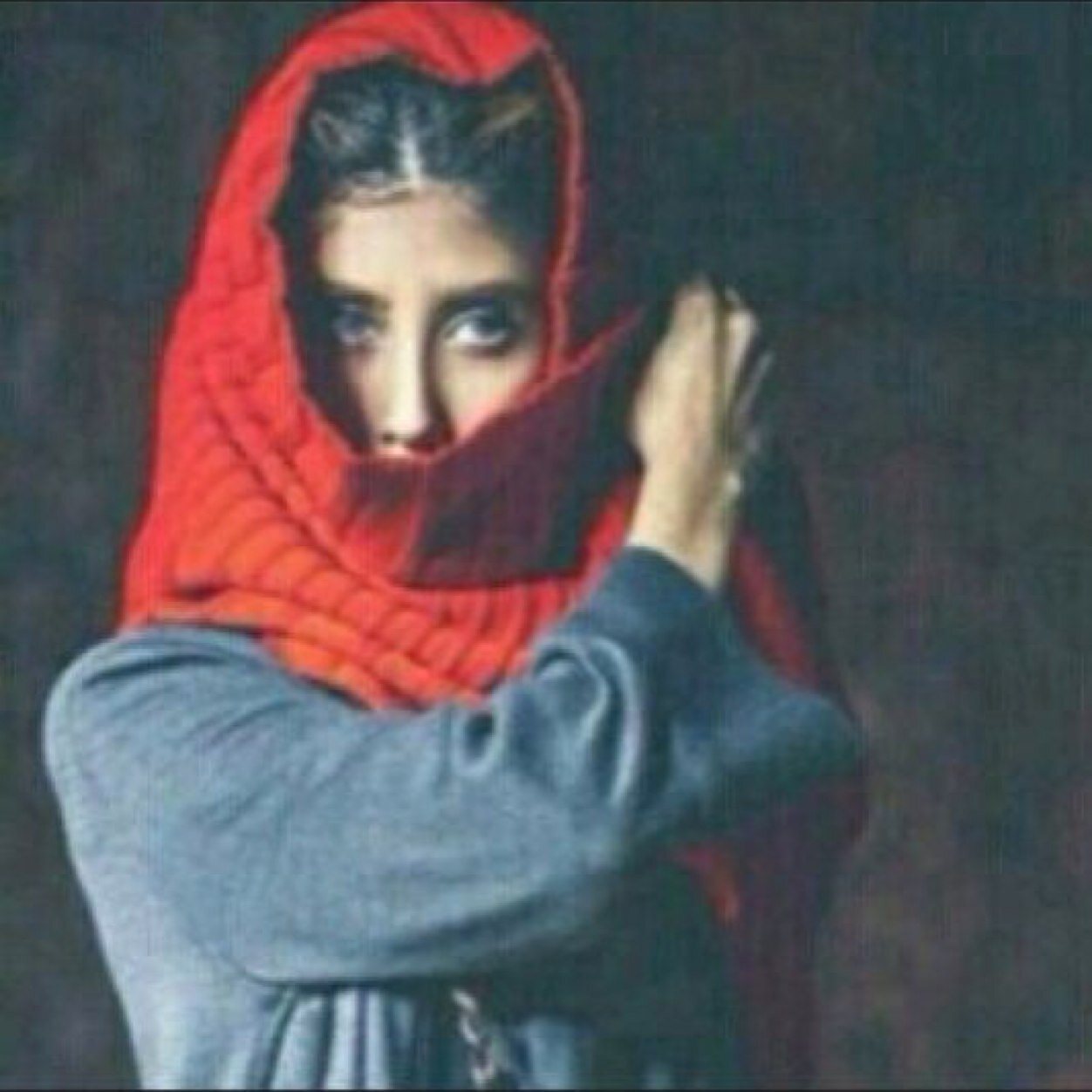 لا تسوون فولو هنا سوو فولو بهذا الحساب @thanaaali_ وبس احبكم ❤️