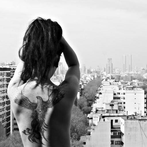 Revolucionaria inconformista con la fotografía en las venas...      Creo firmemente que la vida es un regalo y no pienso desperdiciarla.