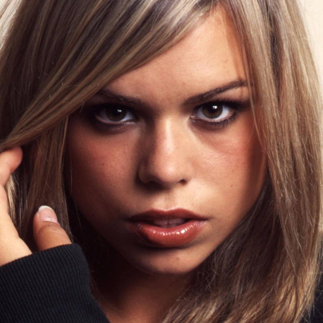 Rose Tyler, Defender of the Earth, that`s me alright.