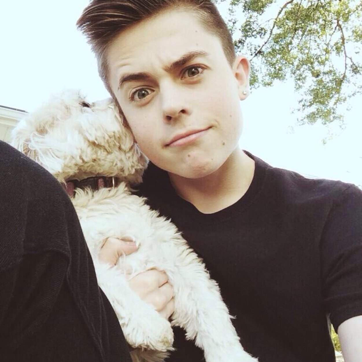 ItsGrantsDog's profile picture. I like to bite my dad, Grant Landis