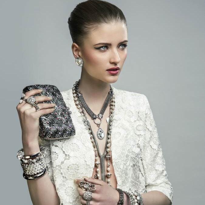 We offer a fantastic mix of jewellery with an enviable collection of Necklaces, Bracelets and Earrings for you to choose from.