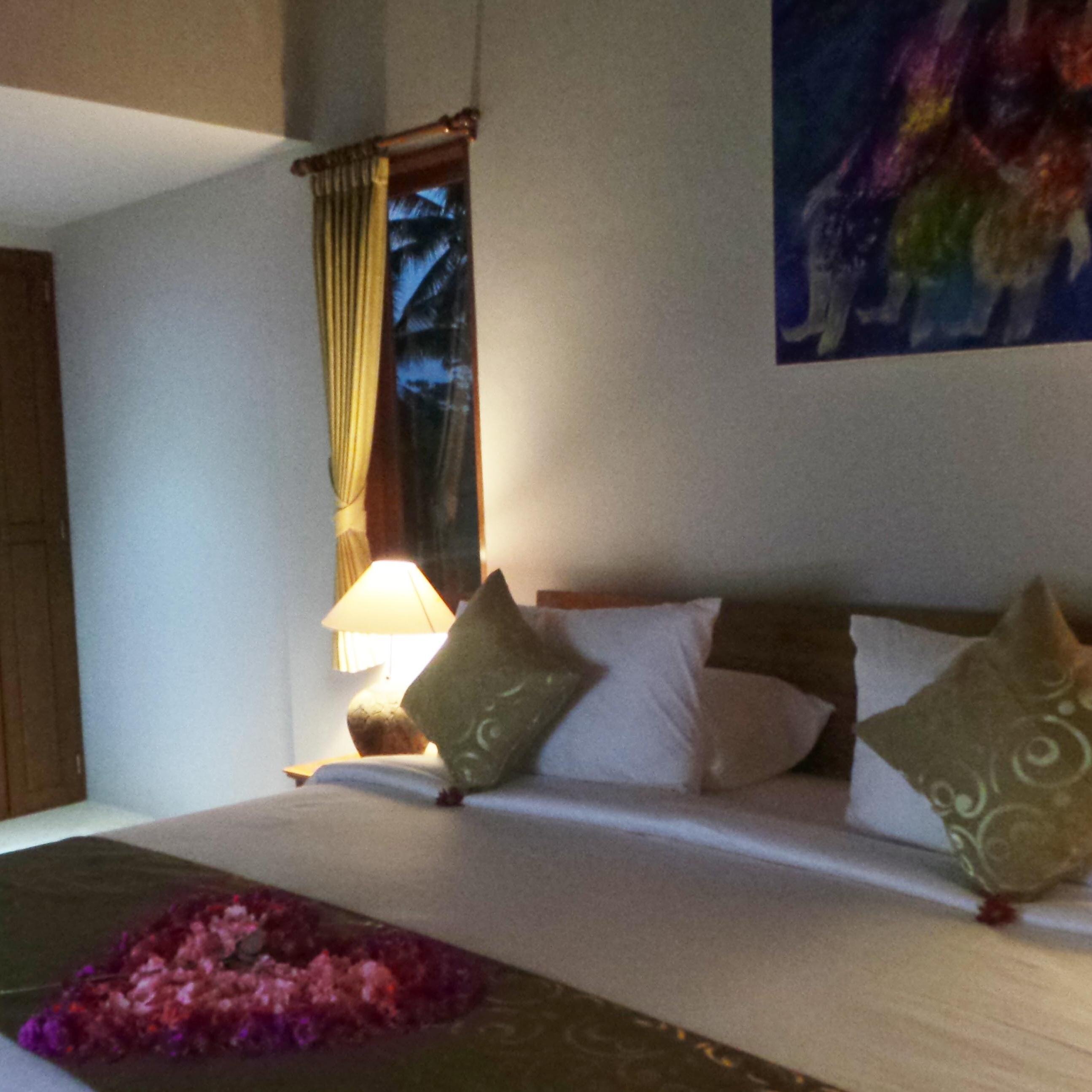 A four bedrooms villa with pool in a tranquil of rice field