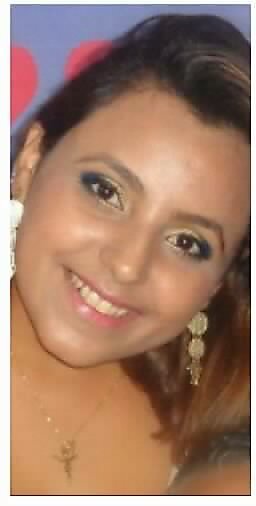 Não gosto de me definir eu, simplesmente sou... quem se descreve se limita.! ;D