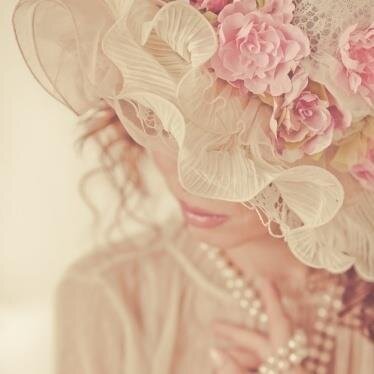Lover of Life & beauty for the Senses !