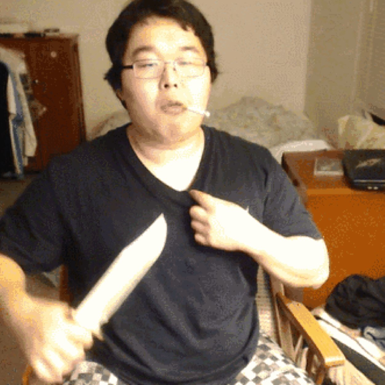 confessions585's profile picture. 