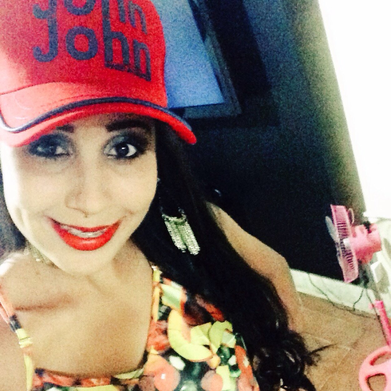 O que adianta me descrever se você vai acreditar no que os outros falam . !! ;*