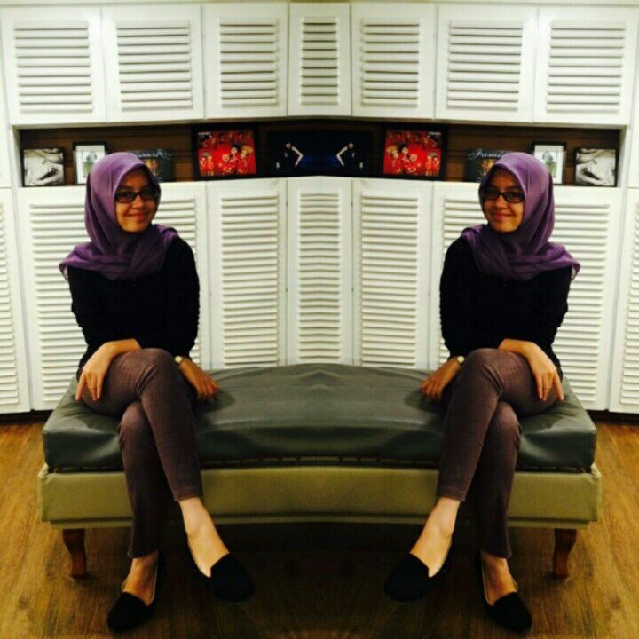 dinaariz's profile picture. 