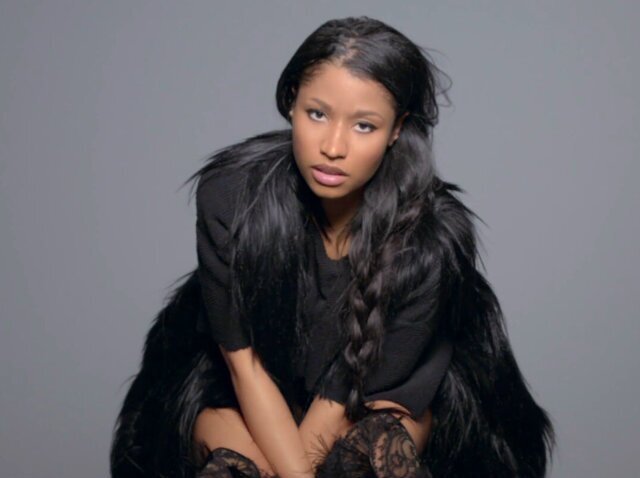 1D...Huge Fan☺.               NICKI MINAJ...HUGER FAN♥:P