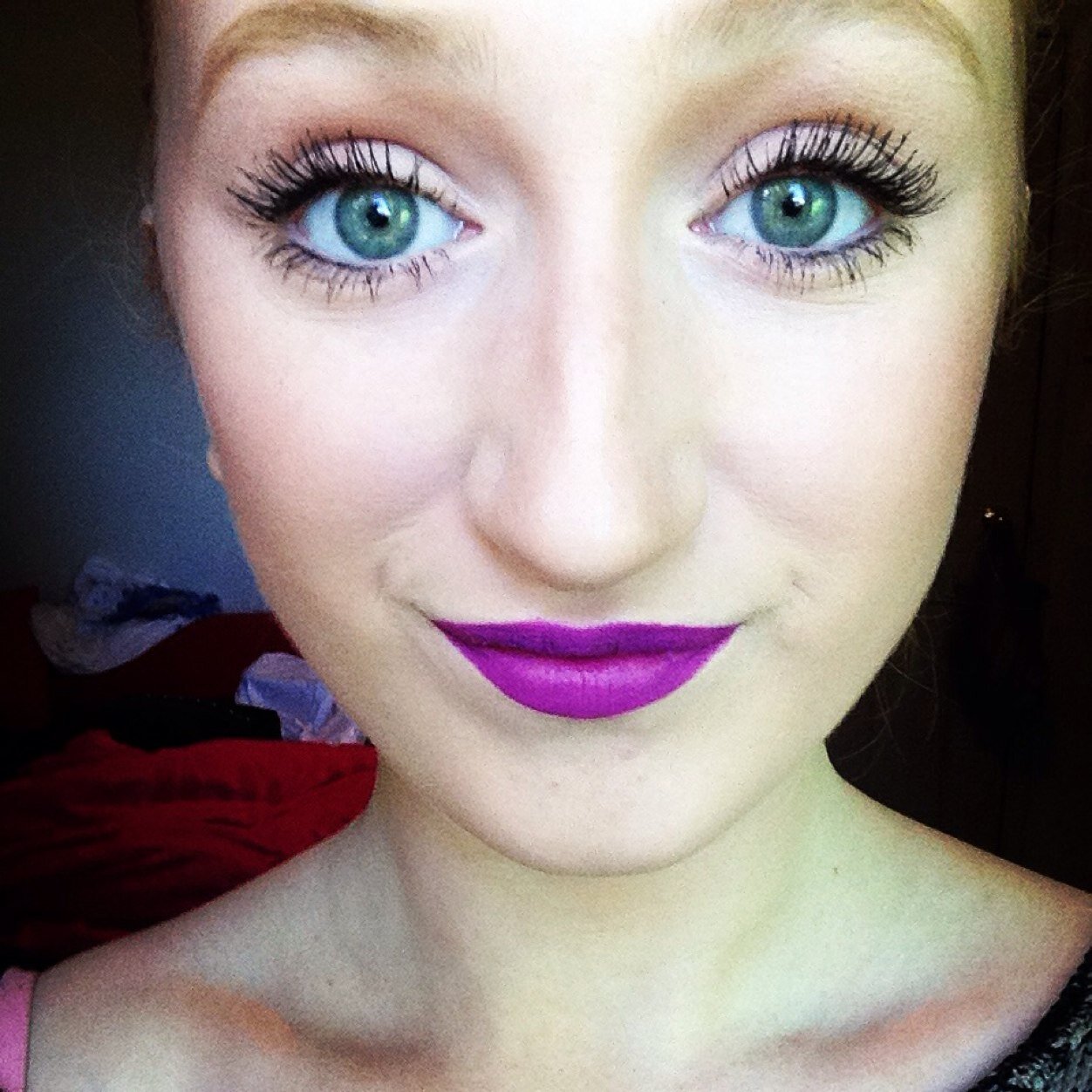Taken by a country boy, loves eye make-up and Reese's Pieces. Volleyball, Soccer and Pasta are my life ;D