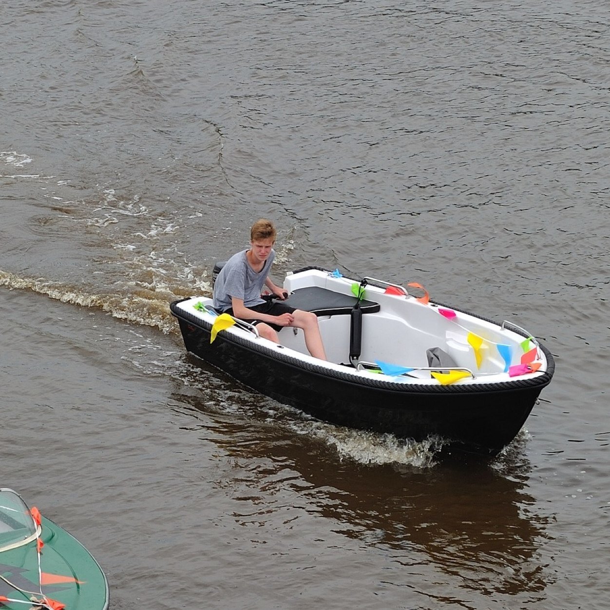 L_geert's profile picture. jamal is gay