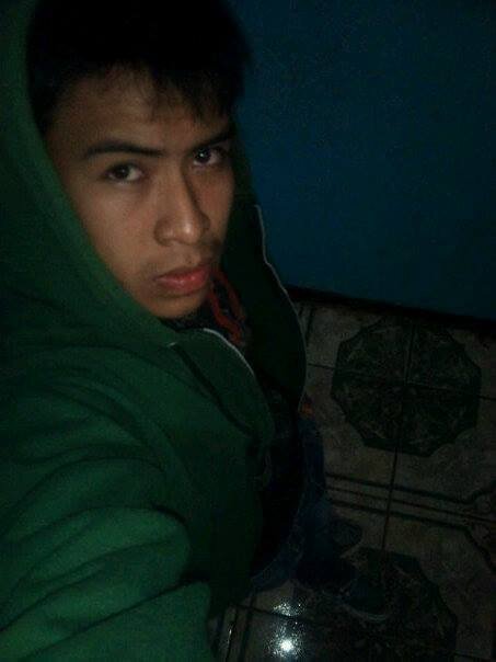 Hahaha me gusta ser amistad soy un chavoo muy buena ondaa haha la musika HARDCORE, SCREEAMO Y DEATHCORE  son mi vidaa siguenme y los sigo ;) ;).....!!!!!