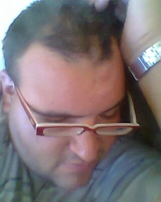 hola a mi familia que es muy grande y feliz dia a todos los papas del mundo.