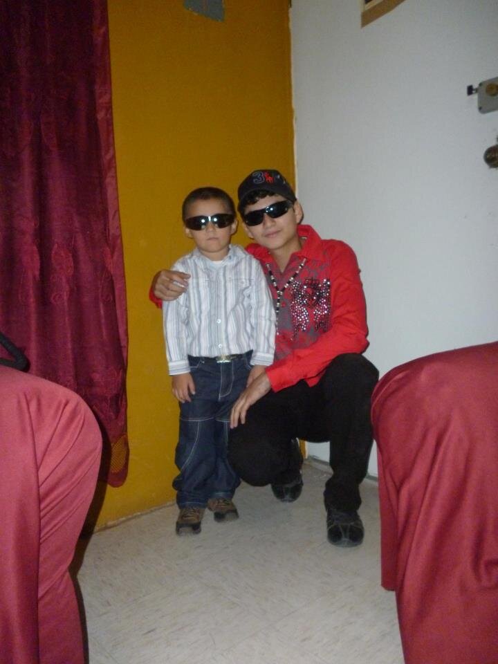 Soy un chavo al que le gusta hacer nuevos amigos, me gusta todo tipo de música en especial la musica banda, me gusta el desmadre y pasarla bien con todos.