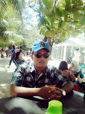 tetaplah anggunkan senyummu