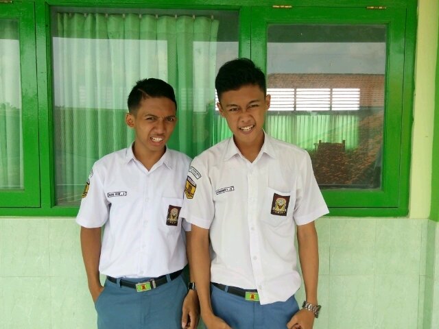 Jika A adalah sukses dalam hidup, maka A = X + Y + Z. X adalah bekerja, Y adalah bermain, dan Z adalah menjaga lisan.          -GambrengFC-