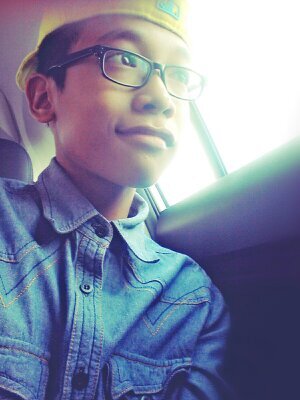 Just an Extraodinary Boy who born to respest Mom and Dad and naughty boy,stay single (single is better)