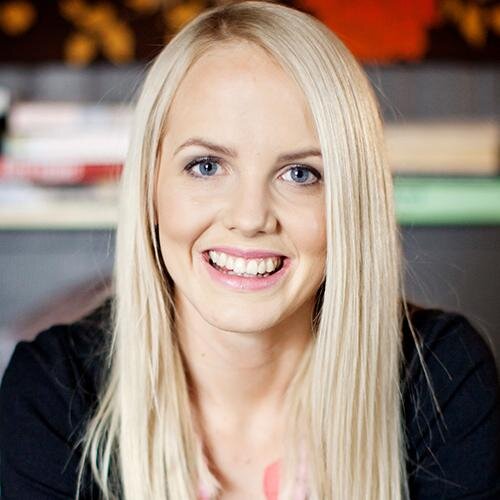 Företagare, konsult, frilansjournalist och författare till Jag bara tvingar mig lite. Skriver främst om ekonomi och företagande.