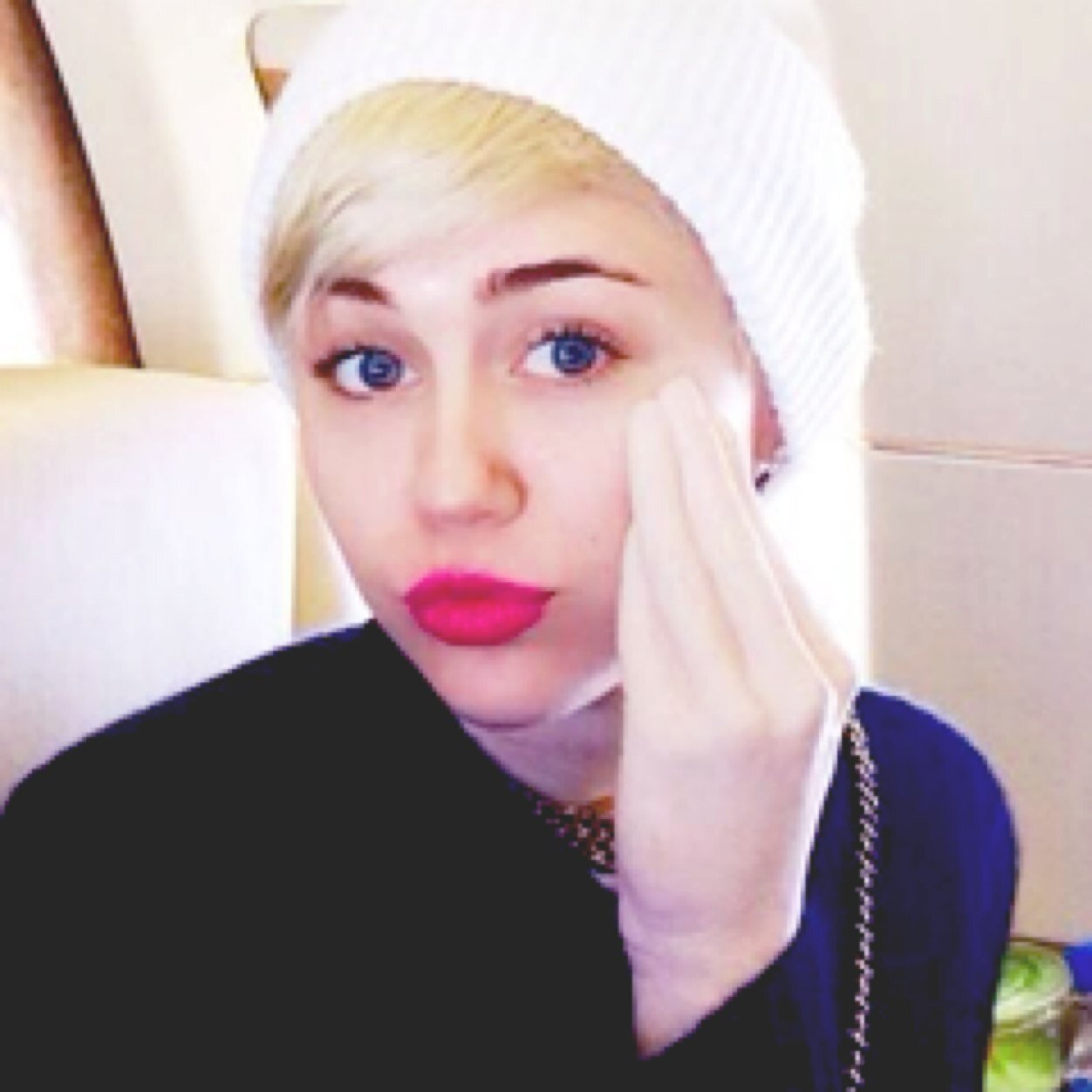 ✨ put #VMAMiley after your tweets to support the queen ✨ saw miley march 25 ✨