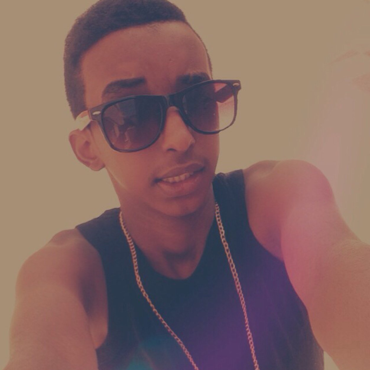 Fwollo me ;$ and this is my #kik:Waleed_5 Instagram : waleed__b1