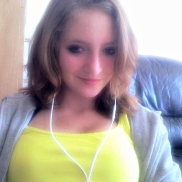 hou van me sgatties Daphne, Michelle de gier, Sharienne, Roelinda & me lieve schat kamil love you 3