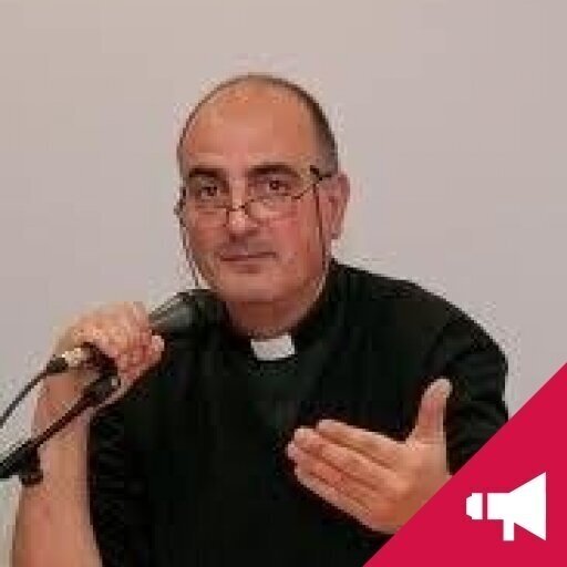 sono nato a Napoli nel 1964, sacerdote gesuita dal 1999. Superiore e parroco del Sacro Cuore di Trieste. Direttore della Caritas della diocesi di Trieste.