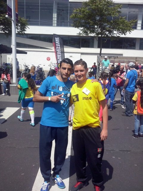 Rickajax14's profile picture. Ik verneder , ik geniet , voor het hele leven een trotse Ajacied | 17 jaar |  DSS A1-A2| Voetbal | 0640062334 | insta rickvdvdv