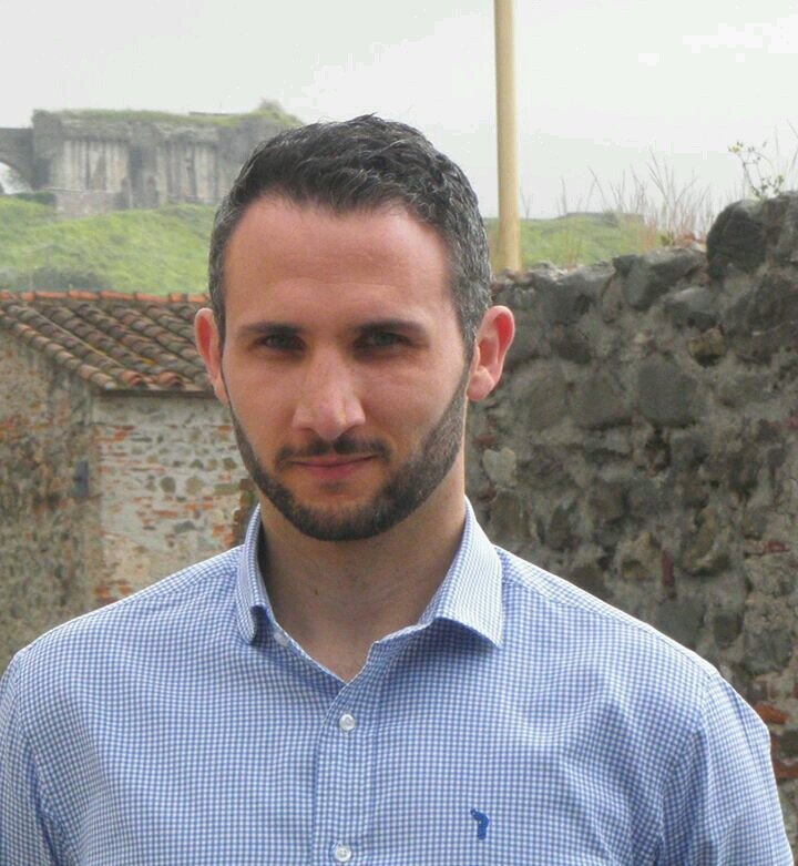 Stefano__Torri's profile picture. Nato a Sarzana(SP) il 12 Agosto 1985 Liberale Milanista Spartano