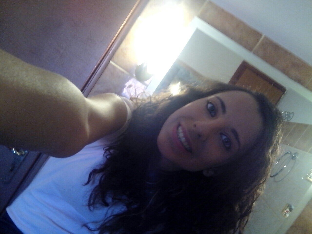 hey!im 16 years old and i love travelling xx