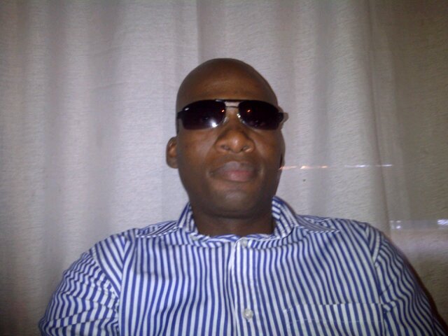 mphonqolo's profile picture. Hate me n c if icare